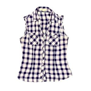 Forever 21 sleeveless plaid button down top